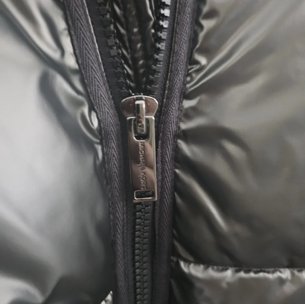 New MICHAEL KORS Size XL Gunmetal Gray Hooded Men's Puffer Jacket MSRP $225